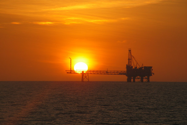 Brent down 3 percent, U.S. Crude at Six-Year Low