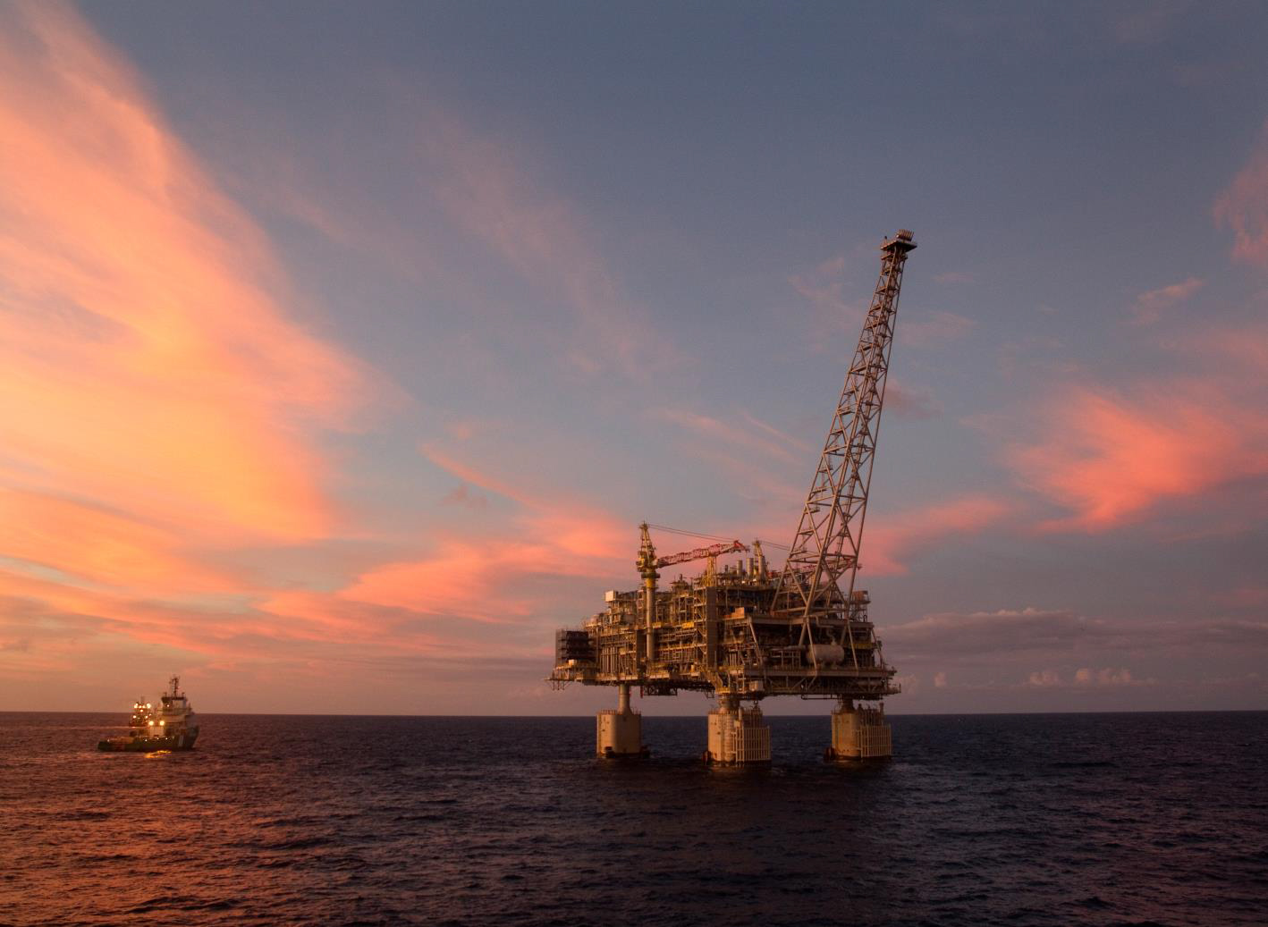 Chevron Installs Wheatstone Topsides - Video