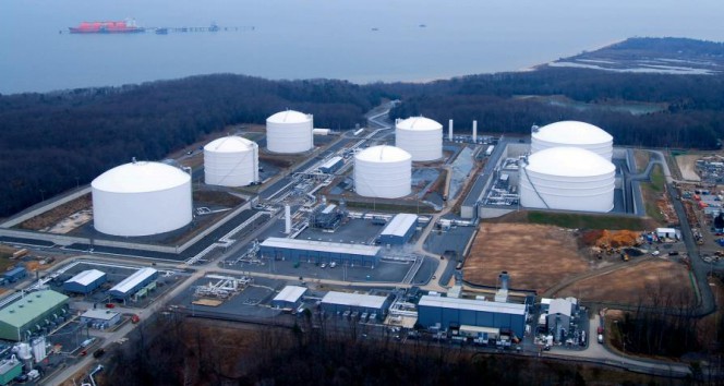 Plunging Oil Prices Could Slow Down U.S. LNG Projects