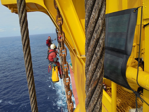 Greenpeace Leaves Shell’s Arctic-bound Rig