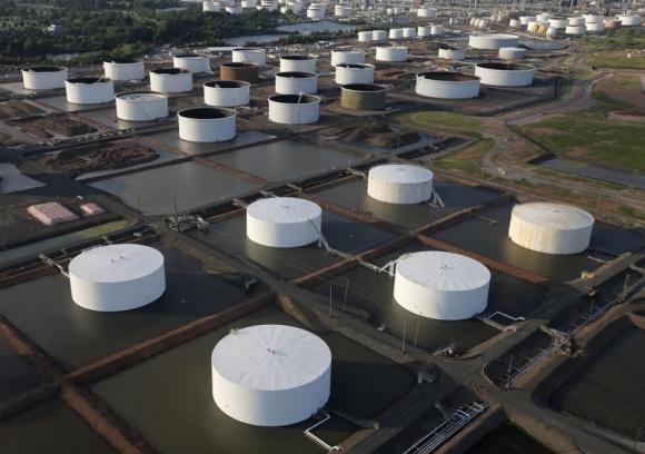 U.S. Oil Stockpiles Rise Twice as Much as Expected in Week