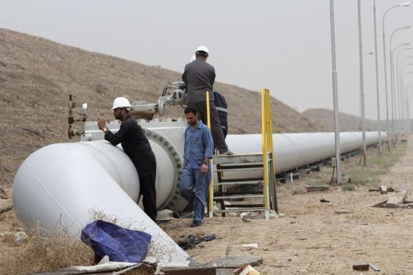 Iraq Builds Up Debt to Oil Companies due to Oil Slumo