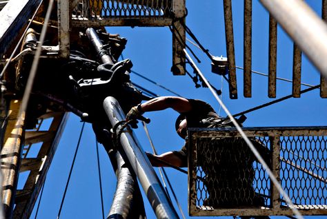 Oil Drops to $55 as Iran Nuclear Talks Intensify