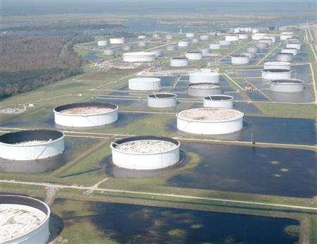 Traders Alarmed Oil Glut is a Strain on West Texas Storage Tanks