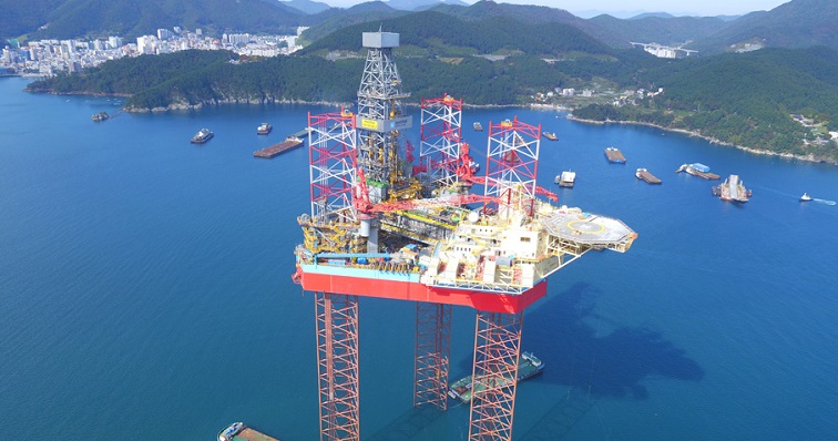 Maersk Invincible.jpg