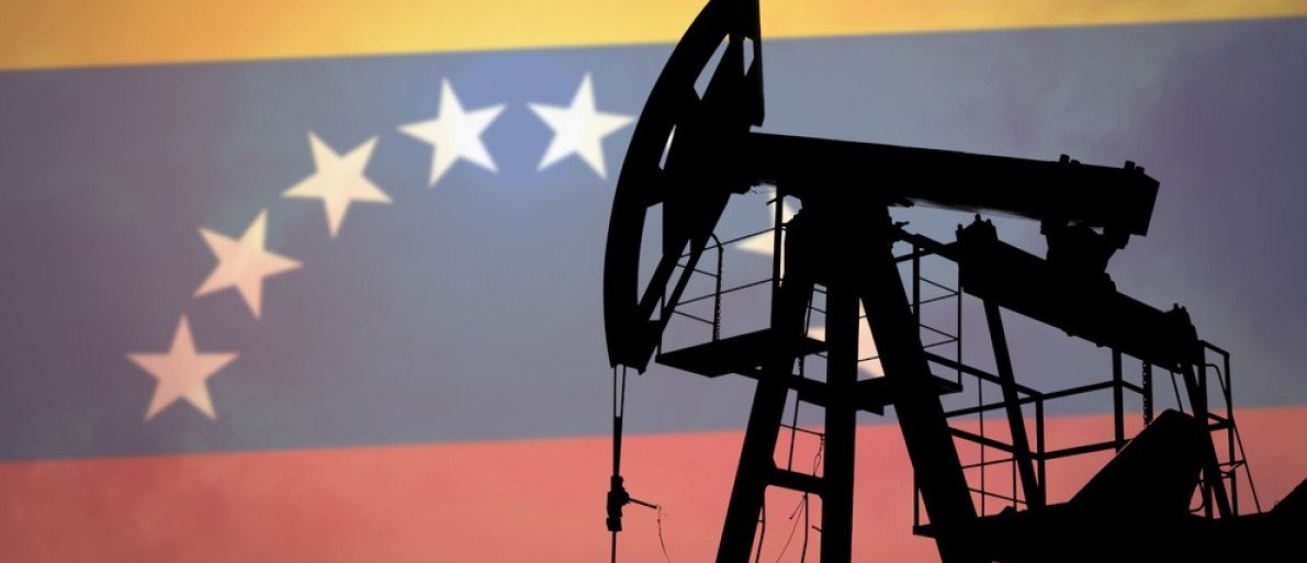 Venezuela-Oil-Rig-e1461701477234.jpg