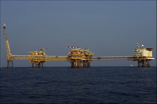 yadana-platform-myanmar-creditgladieu-stephan-123180.jpg