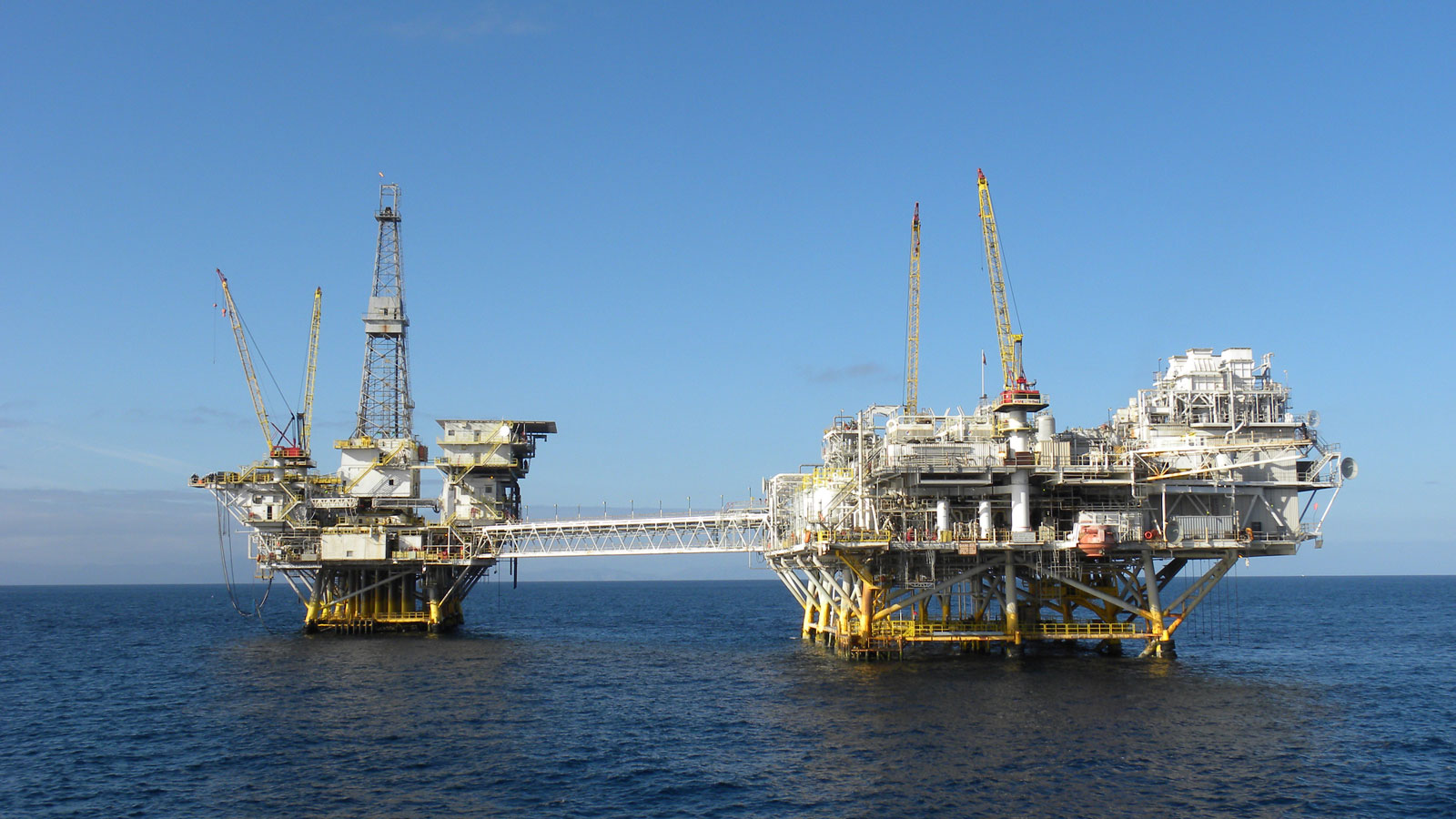 Oil-Rig-BSEE-GOV-Flickr-Public-Domain_WEB.jpg